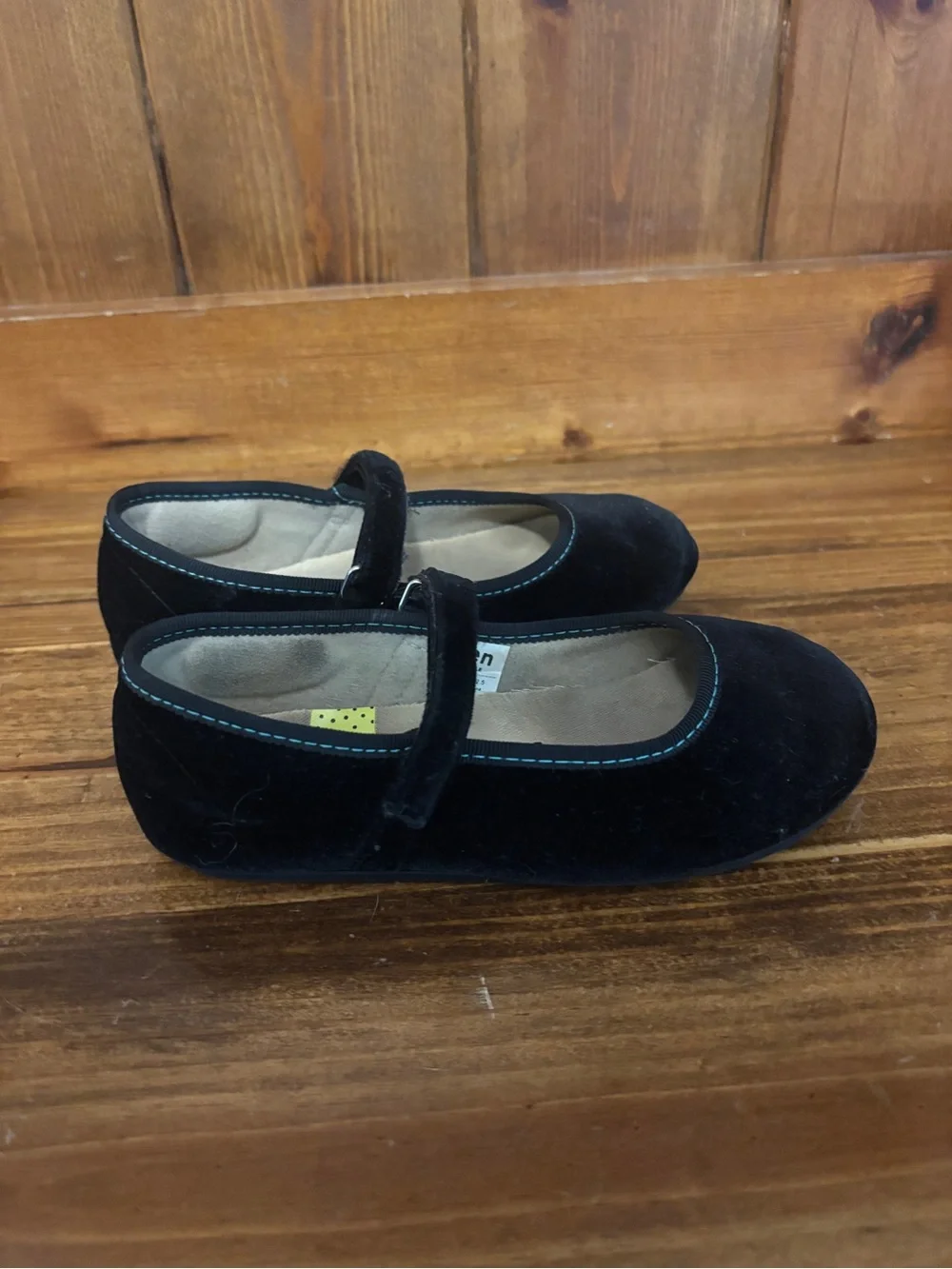 Ten Little Girls' Velvet Ballet Flats